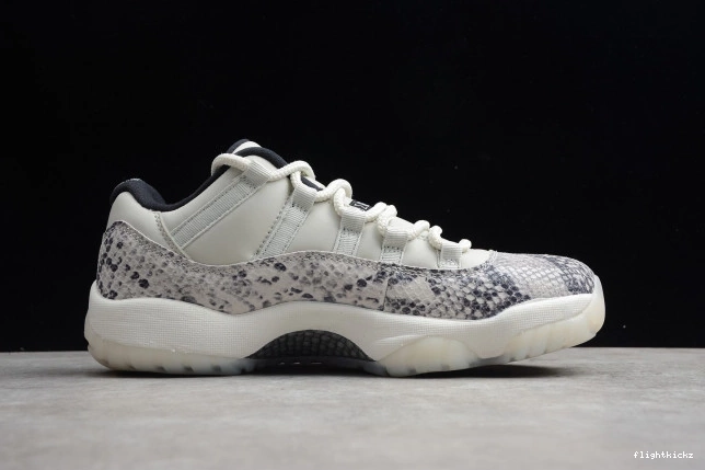 Jordan SE Bone Air Light Snake Low 11 CD6846-002 1124